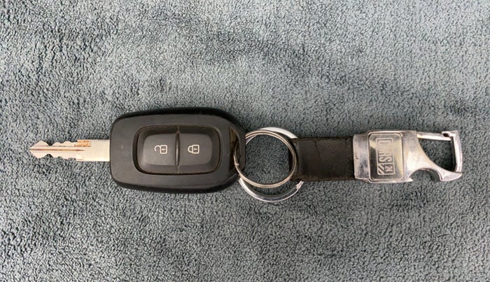 2018 Renault Duster 85 PS RXS MT DIESEL, Diesel, Manual, 1,12,221 km, Key Close Up