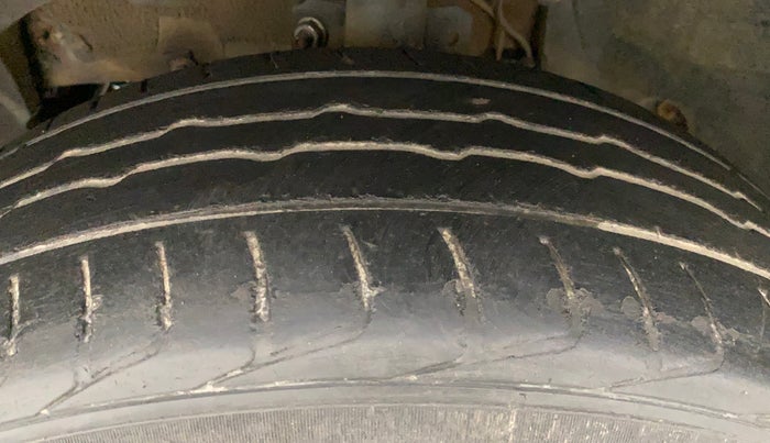 2018 Renault Duster 85 PS RXS MT DIESEL, Diesel, Manual, 1,12,221 km, Left Front Tyre Tread