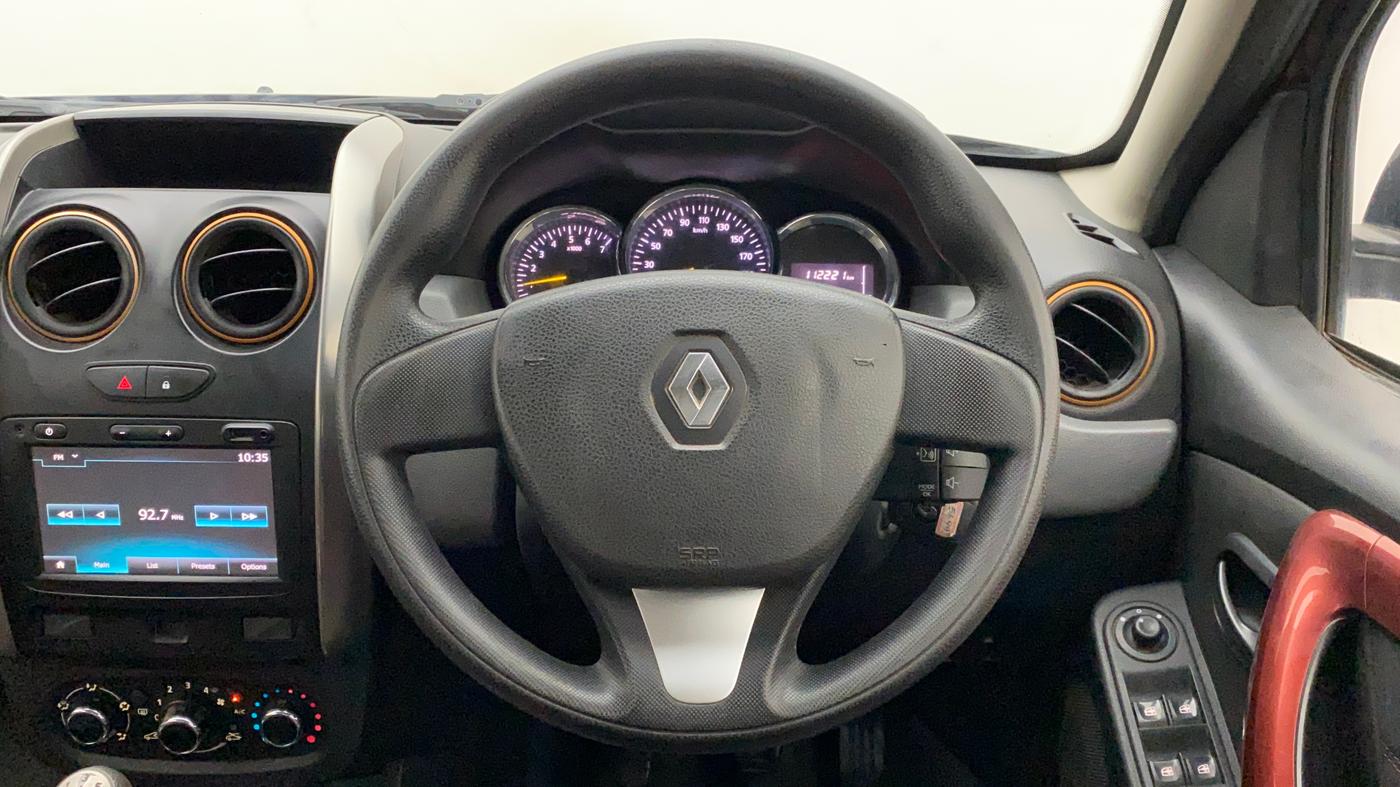 2018 Renault Duster 85 PS RXS MT DIESEL, Diesel, Manual, 1,12,221 km, Steering Wheel Close Up