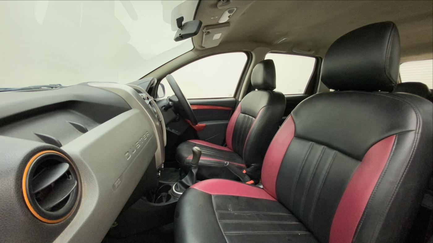 2018 Renault Duster 85 PS RXS MT DIESEL, Diesel, Manual, 1,12,221 km, Right Side Front Door Cabin