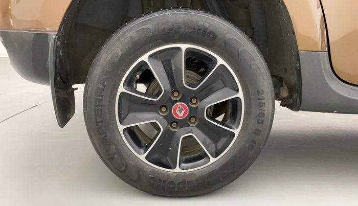 2018 Renault Duster 85 PS RXS MT DIESEL, Diesel, Manual, 1,12,221 km, Right Rear Wheel
