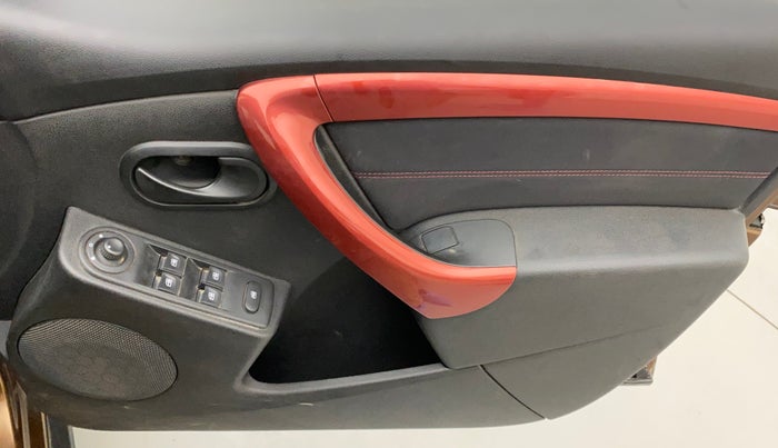 2018 Renault Duster 85 PS RXS MT DIESEL, Diesel, Manual, 1,12,221 km, Driver Side Door Panels Control