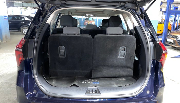 2021 Mahindra XUV700 AX 5 P MT 7 STR, Petrol, Manual, 11,809 km, Boot Inside