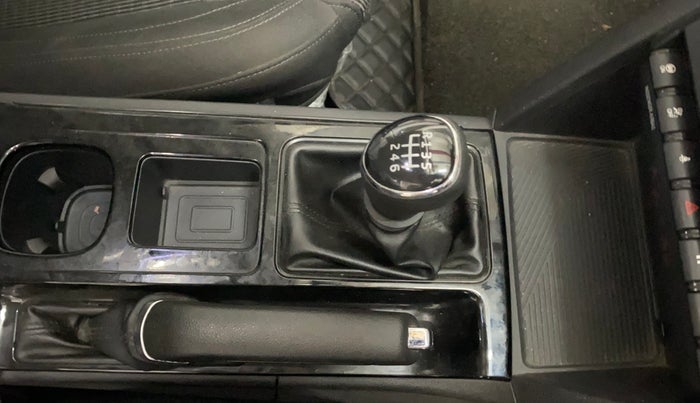 2021 Mahindra XUV700 AX 5 P MT 7 STR, Petrol, Manual, 11,809 km, Gear Lever