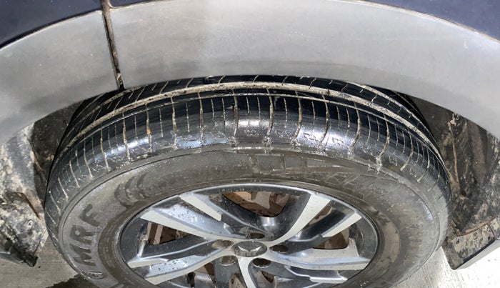 2021 Mahindra XUV700 AX 5 P MT 7 STR, Petrol, Manual, 11,809 km, Left Rear Tyre Tread