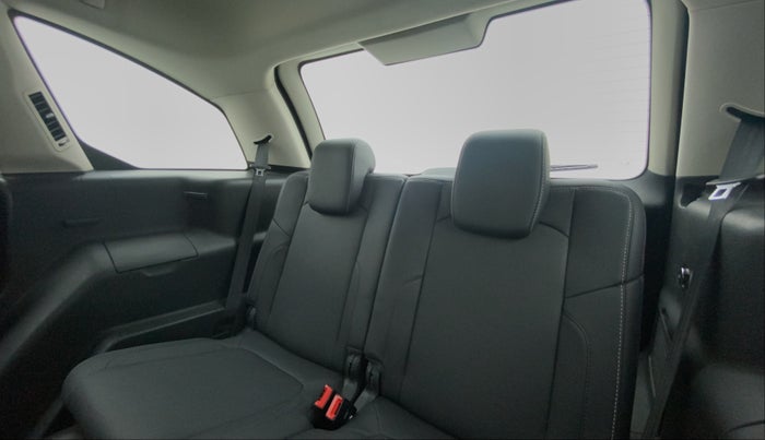 2017 Tata Hexa Varicor 400 XT, Diesel, Manual, 95,951 km, Third Seat Row ( optional )