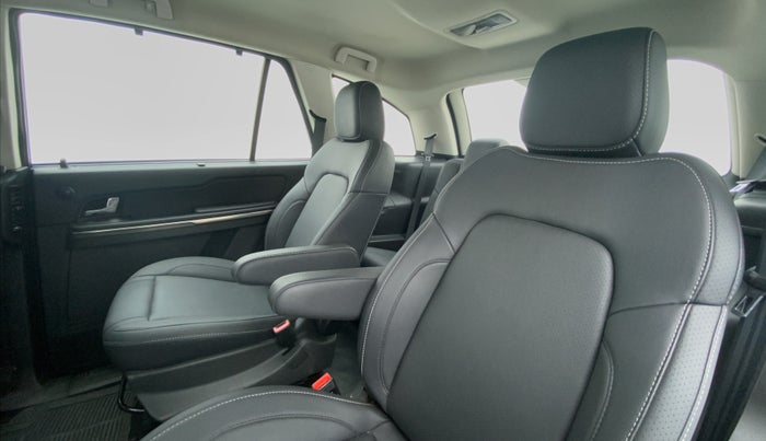 2017 Tata Hexa Varicor 400 XT, Diesel, Manual, 95,951 km, Right Side Rear Door Cabin