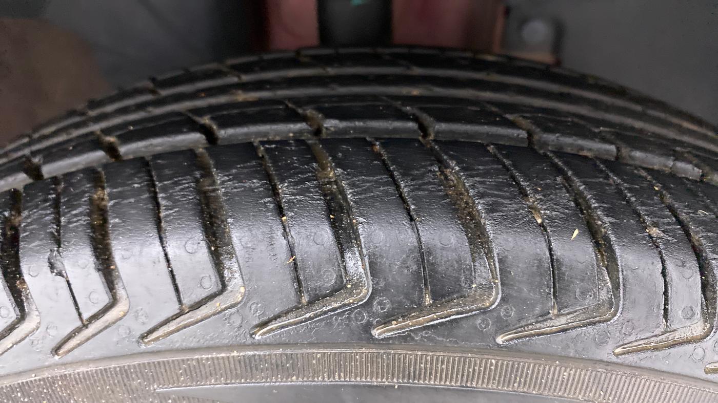 2015 Renault Kwid RXT, Petrol, Manual, 62,457 km, Right Front Tyre Tread