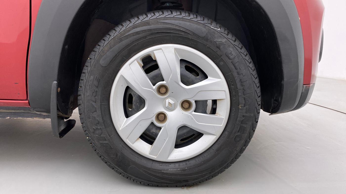 2015 Renault Kwid RXT, Petrol, Manual, 62,457 km, Right Front Wheel