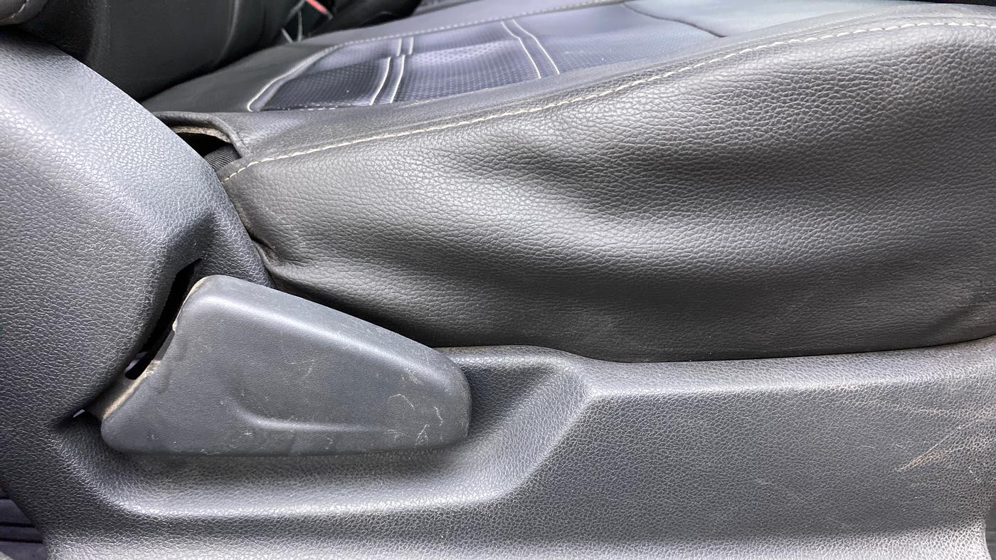 2015 Renault Kwid RXT, Petrol, Manual, 62,457 km, Driver Side Adjustment Panel