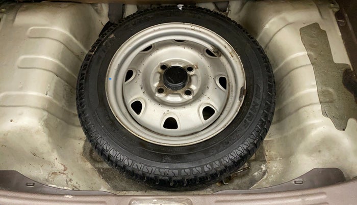 2010 Maruti Zen Estilo LXI, Petrol, Manual, 36,169 km, Dicky (Boot door) - Tool missing