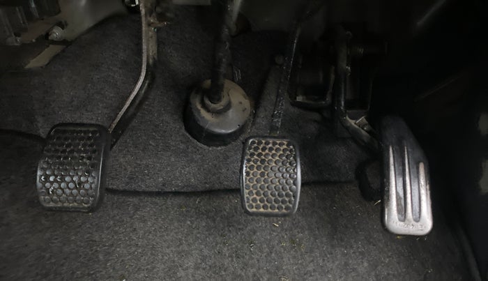 2017 Maruti Eeco 5 STR WITH A/C+HTR, Petrol, Manual, 72,378 km, Pedals