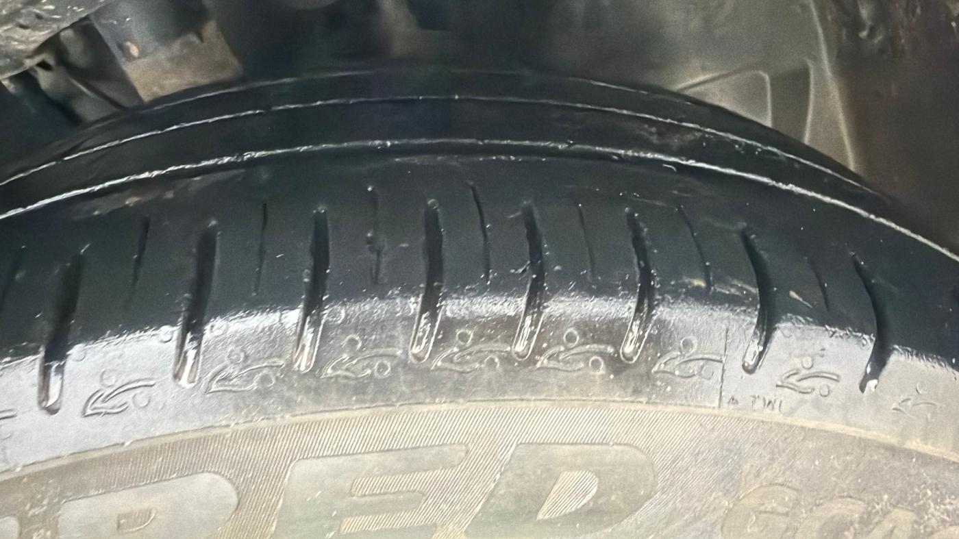 2023 Tata ALTROZ XM PLUS PETROL, Petrol, Manual, 35,022 km, Right Front Tyre Tread