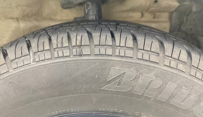 2013 Maruti Swift Dzire VXI, Petrol, Manual, 51,416 km, Right Front Tyre Tread