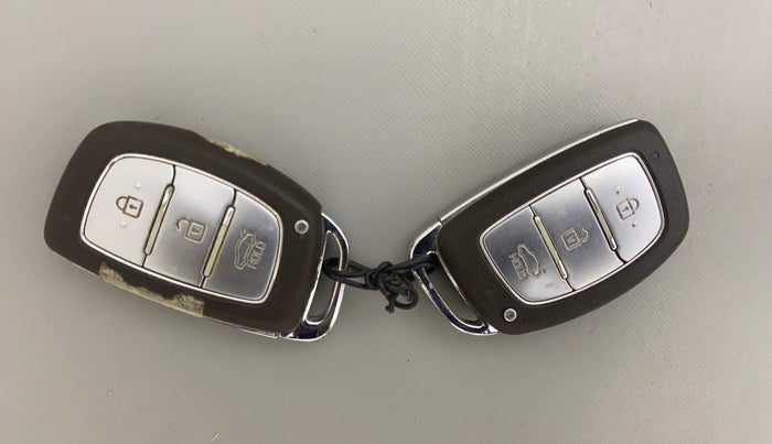 2014 Hyundai Xcent SX 1.2 (O), Petrol, Manual, 45,871 km, Key Close Up