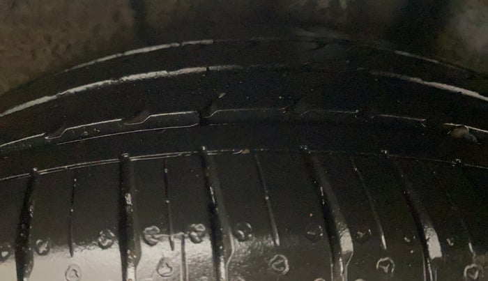 2014 Hyundai Xcent SX 1.2 (O), Petrol, Manual, 45,871 km, Left Rear Tyre Tread