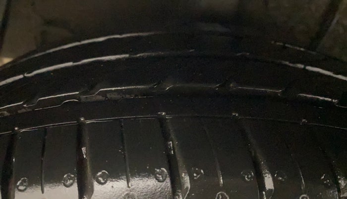 2014 Hyundai Xcent SX 1.2 (O), Petrol, Manual, 45,871 km, Right Rear Tyre Tread