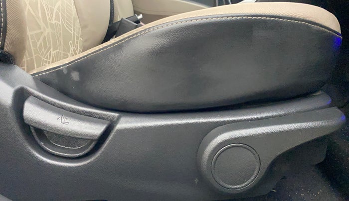 2014 Hyundai Xcent SX 1.2 (O), Petrol, Manual, 45,871 km, Driver Side Adjustment Panel