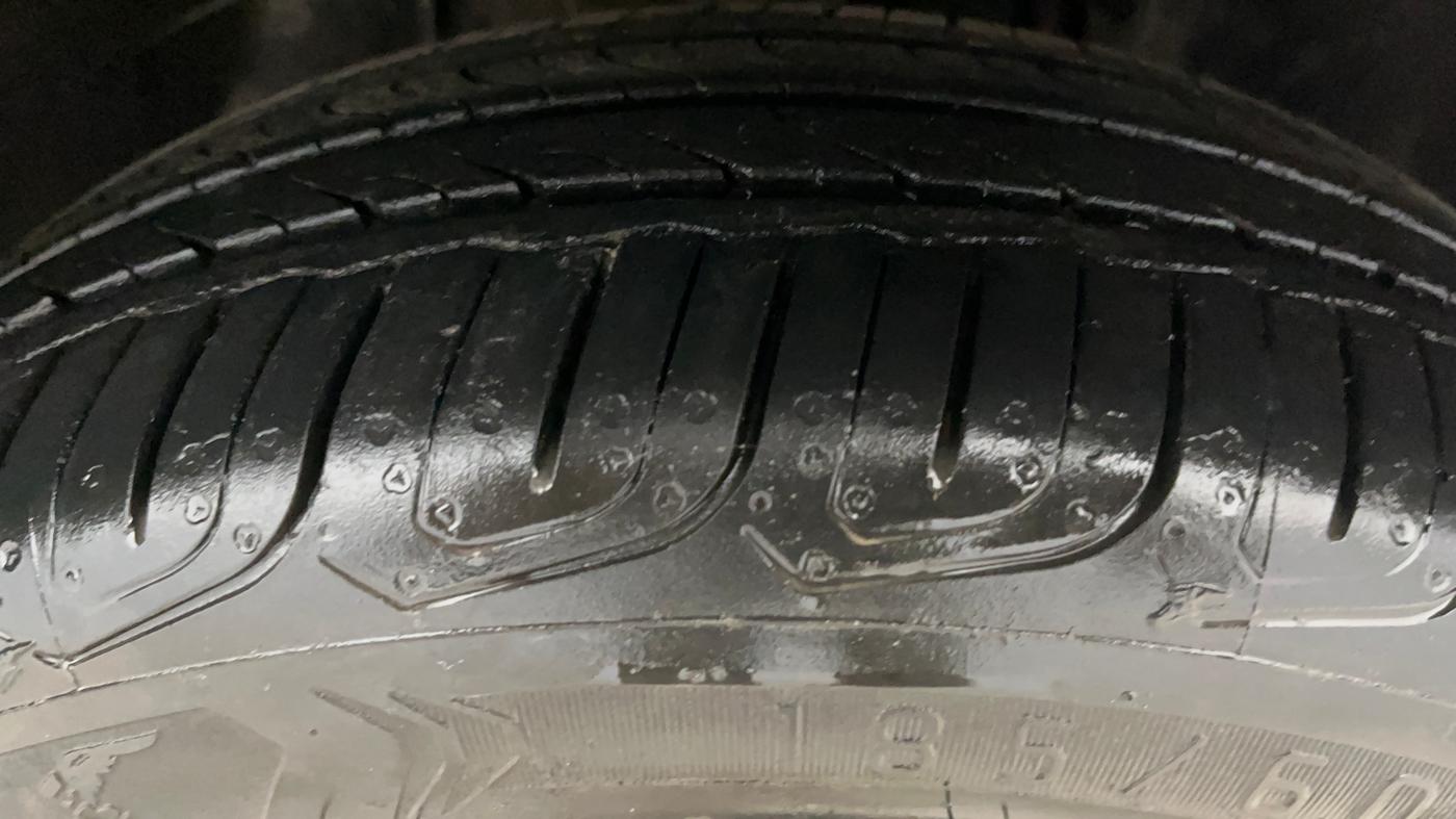 2022 Tata ALTROZ XTA DARK EDTION, Petrol, Automatic, 18,731 km, Right Front Tyre Tread