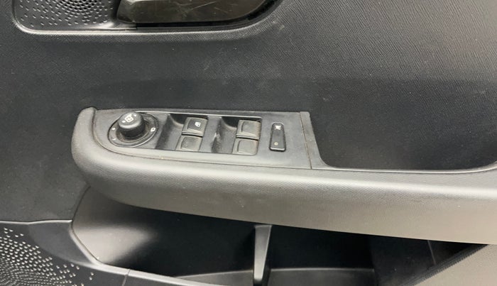 2022 Tata ALTROZ XTA DARK EDTION, Petrol, Automatic, 18,731 km, Driver Side Door Panels Control