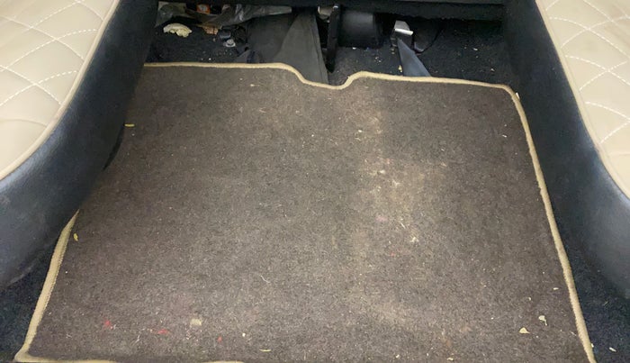 2018 Mahindra TUV300 T10, Diesel, Manual, 80,124 km, Boot Inside