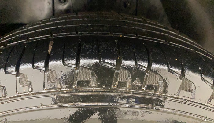 2018 Mahindra TUV300 T10, Diesel, Manual, 80,124 km, Left Rear Tyre Tread