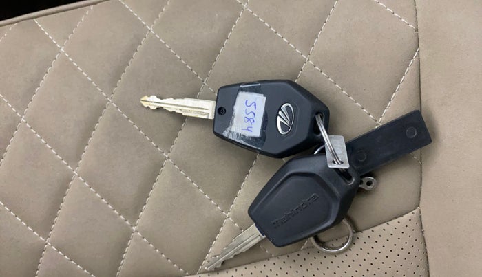 2018 Mahindra TUV300 T10, Diesel, Manual, 80,124 km, Key Close Up