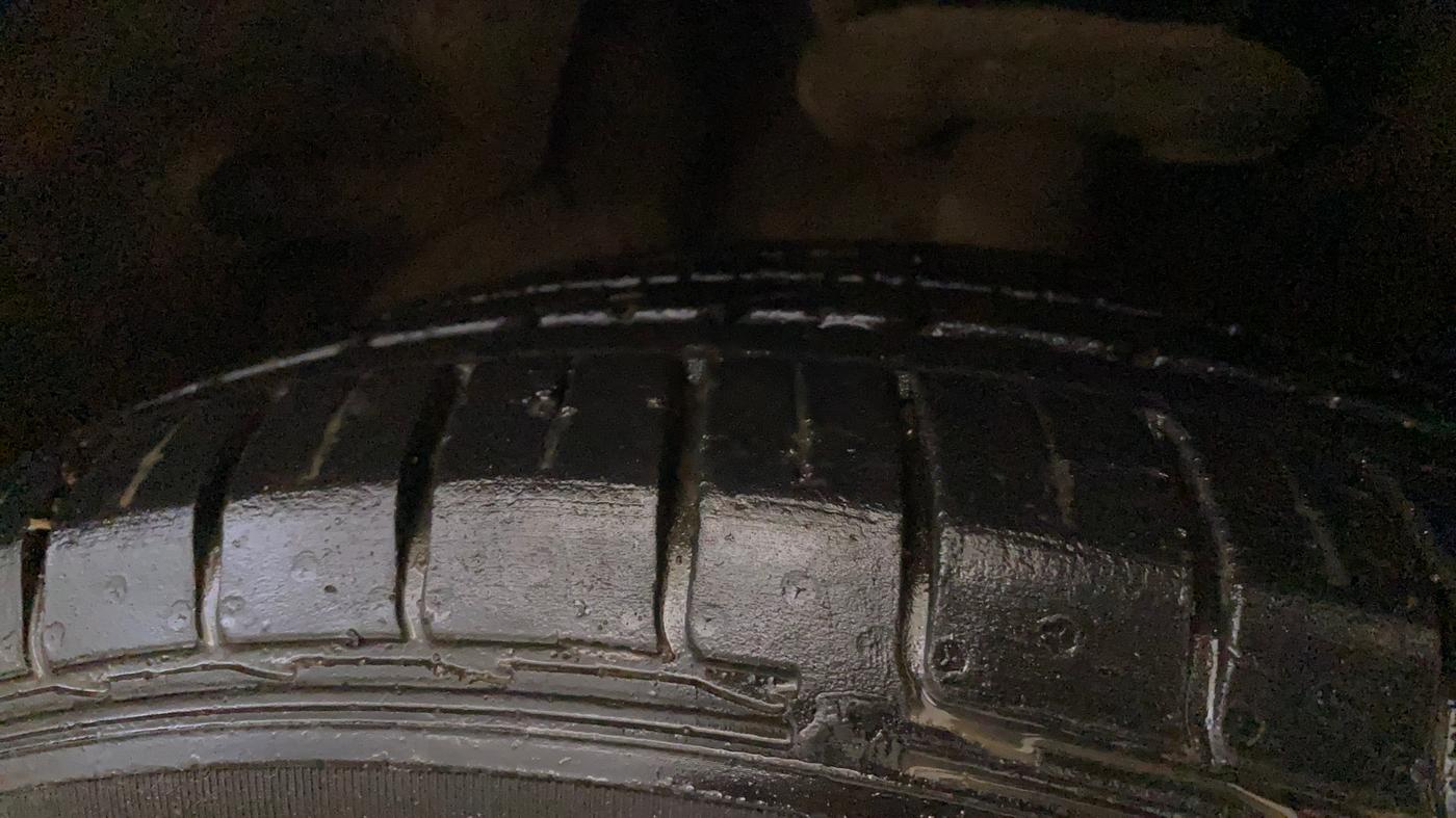 2020 MG HECTOR PLUS SHARP 1.5 PETROL TURBO DCT 6-STR, Petrol, Automatic, 75,989 km, Right Front Tyre Tread