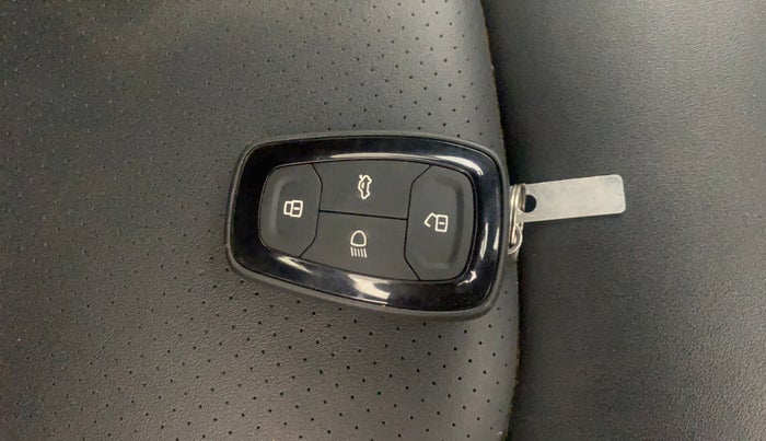 2022 Tata NEXON XZ PLUS (HS) PETROL DARK EDITION, Petrol, Manual, 36,472 km, Key Close Up