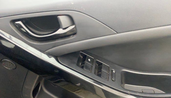 2022 Tata NEXON XZ PLUS (HS) PETROL DARK EDITION, Petrol, Manual, 36,472 km, Driver Side Door Panels Control