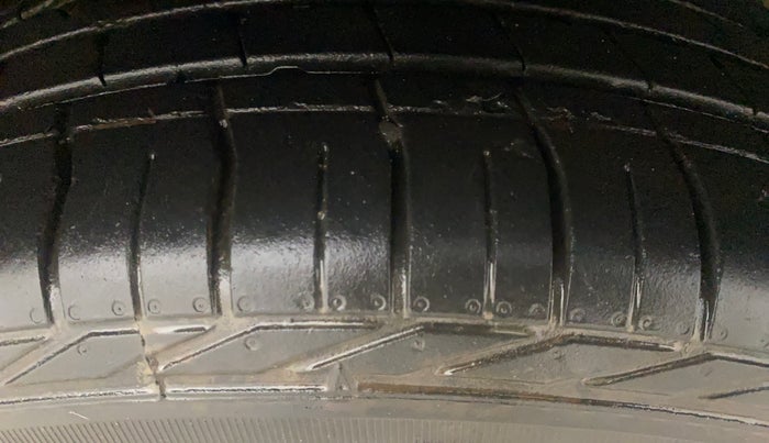 2022 Tata NEXON XZ PLUS (HS) PETROL DARK EDITION, Petrol, Manual, 36,472 km, Right Front Tyre Tread