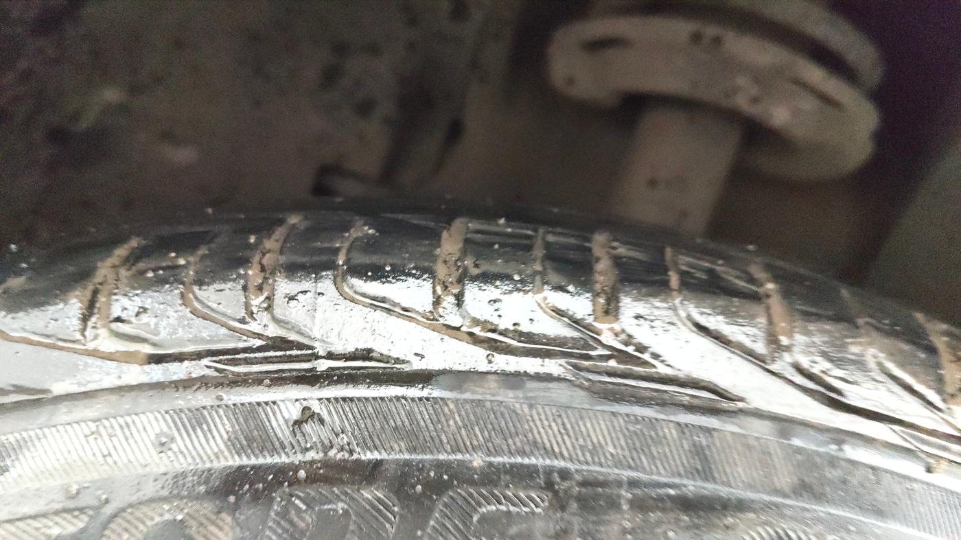 2018 Tata NEXON XM PETROL, Petrol, Manual, 90,001 km, Left Front Tyre Tread