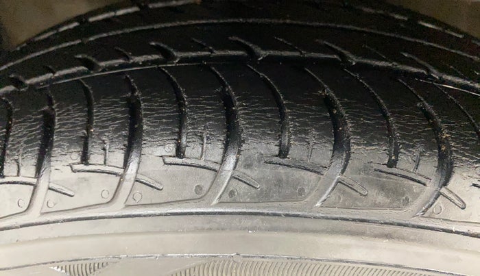 2018 Maruti Celerio ZXI AMT, Petrol, Automatic, 25,897 km, Left Front Tyre Tread