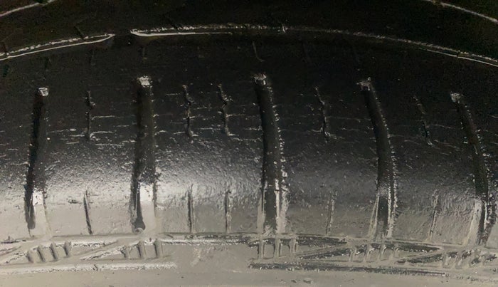 2012 Honda Brio S MT, Petrol, Manual, 31,081 km, Right Front Tyre Tread