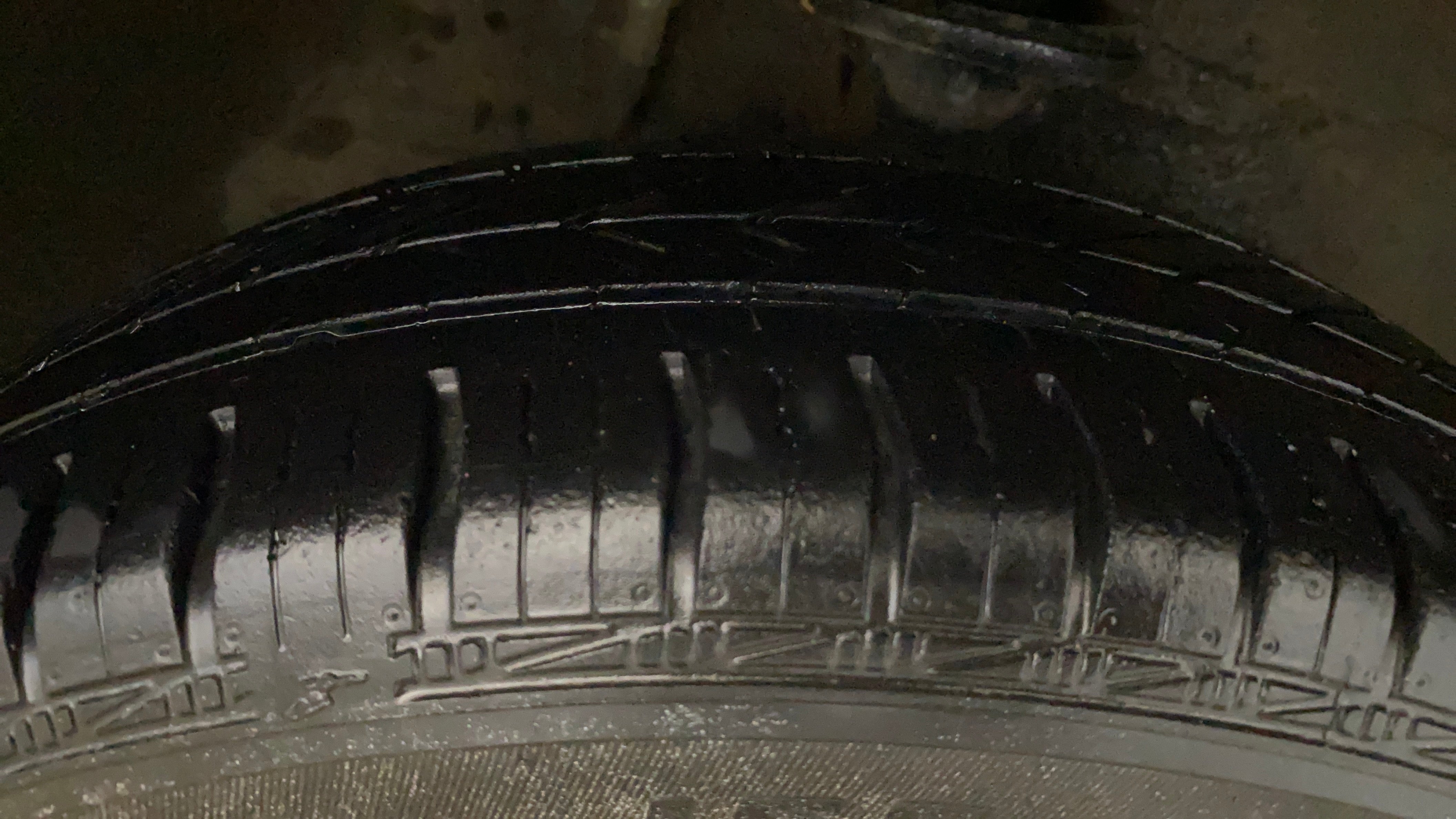 camera-Right-Front-Tyre-Tread