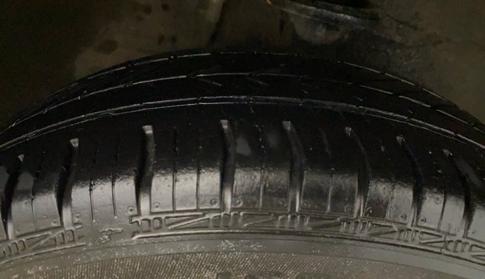 2015 Maruti Alto K10 VXI, Petrol, Manual, 42,660 km, Right Front Tyre Tread