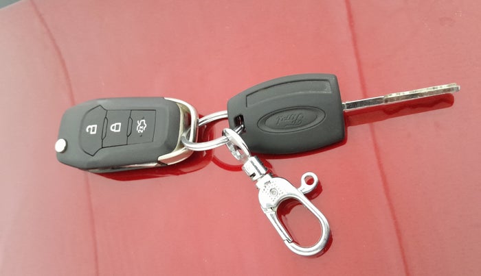 2015 Ford Figo Aspire TITANIUM 1.2 PETROL, Petrol, Manual, 38,446 km, Key Close Up