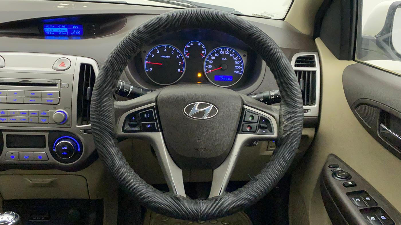 2011 Hyundai i20 SPORTZ (O) 1.2, Petrol, Manual, 23,331 km, Steering Wheel Close Up