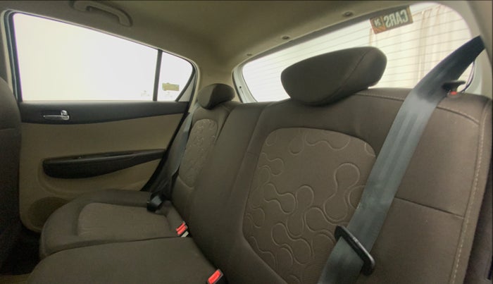 2011 Hyundai i20 SPORTZ (O) 1.2, Petrol, Manual, 23,331 km, Right Side Rear Door Cabin