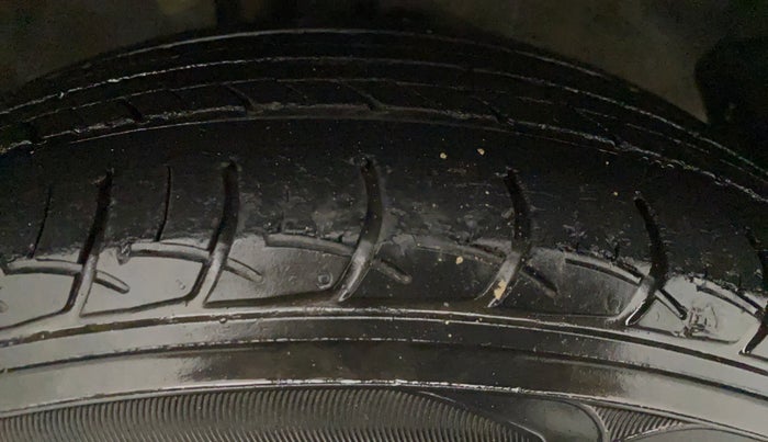 2011 Hyundai i20 SPORTZ (O) 1.2, Petrol, Manual, 23,331 km, Right Front Tyre Tread