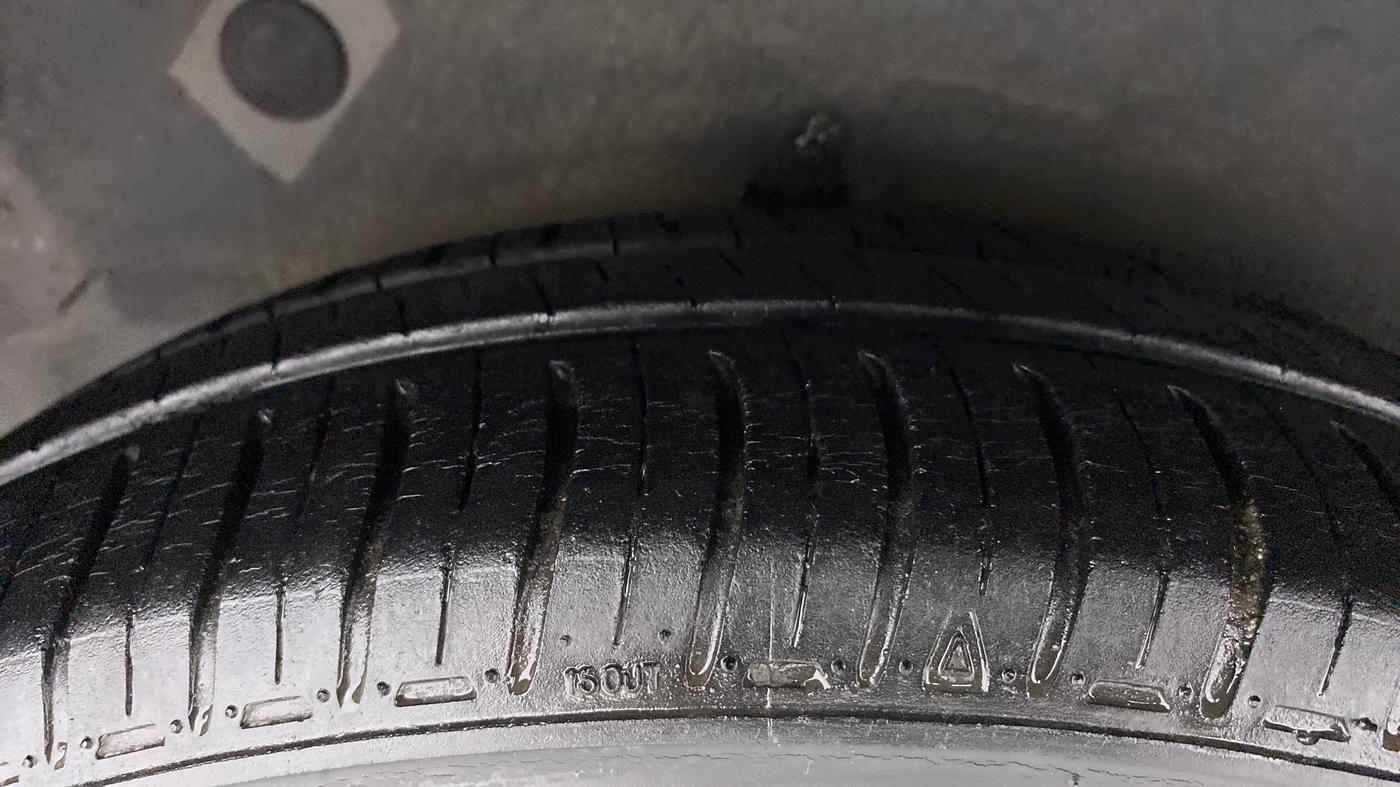 2013 Hyundai i10 SPORTZ 1.2 AT, Petrol, Automatic, 59,283 km, Right Rear Tyre Tread