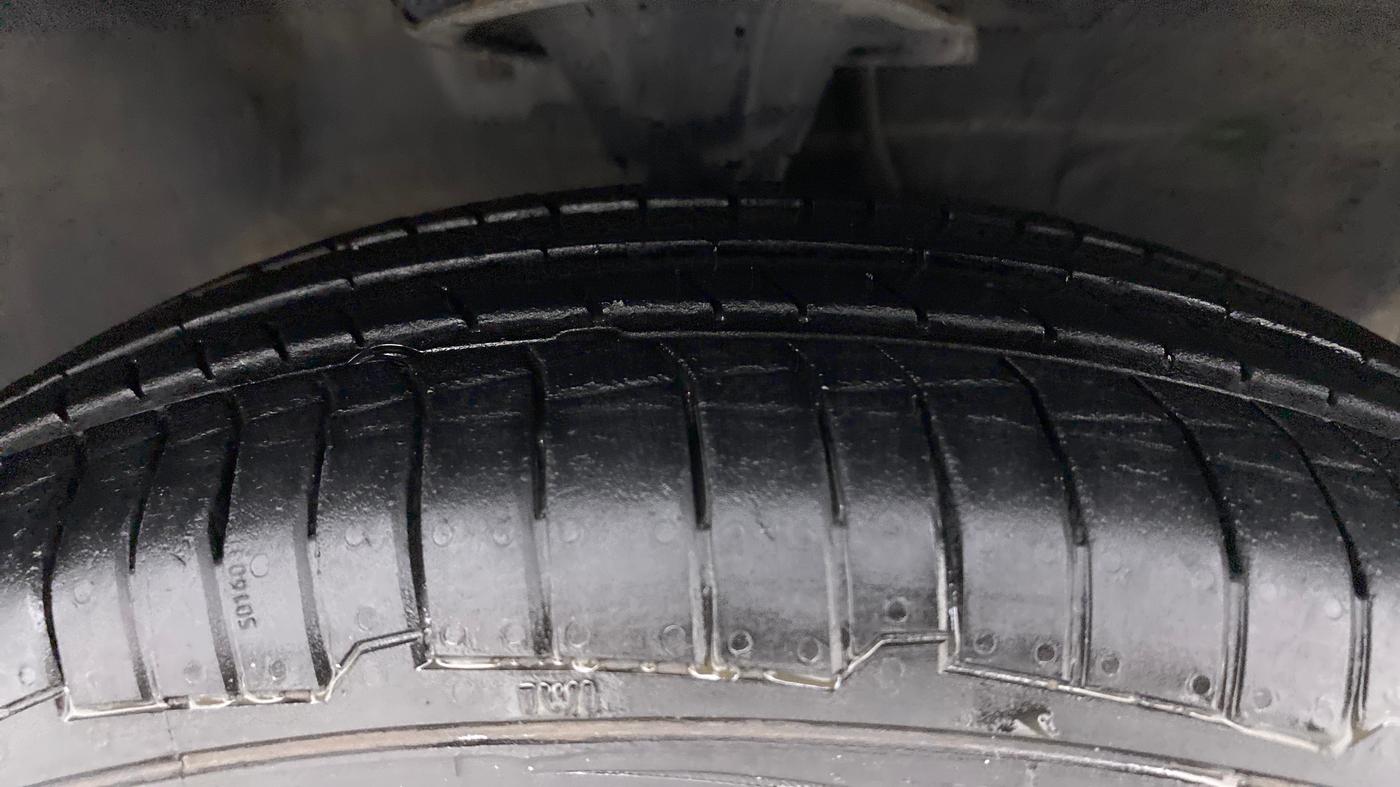 2013 Hyundai i10 SPORTZ 1.2 AT, Petrol, Automatic, 59,283 km, Right Front Tyre Tread