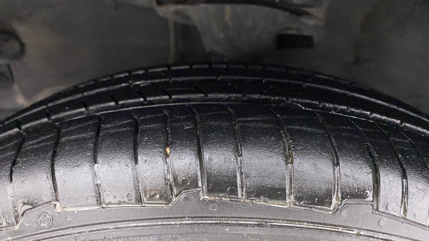 2013 Hyundai i10 SPORTZ 1.2 AT, Petrol, Automatic, 59,283 km, Left Front Tyre Tread