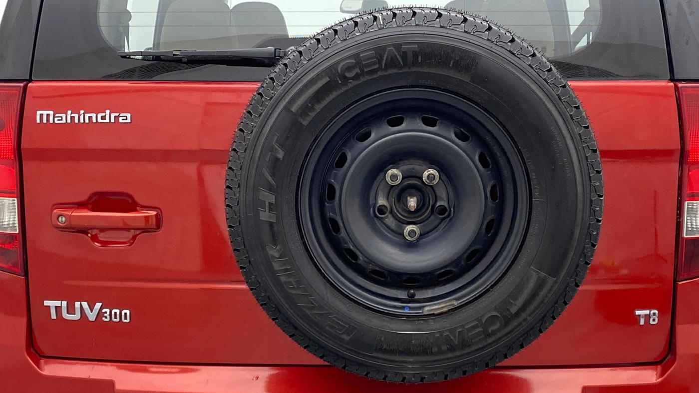 2016 Mahindra TUV300 T8, Diesel, Manual, 29,818 km, Spare Tyre