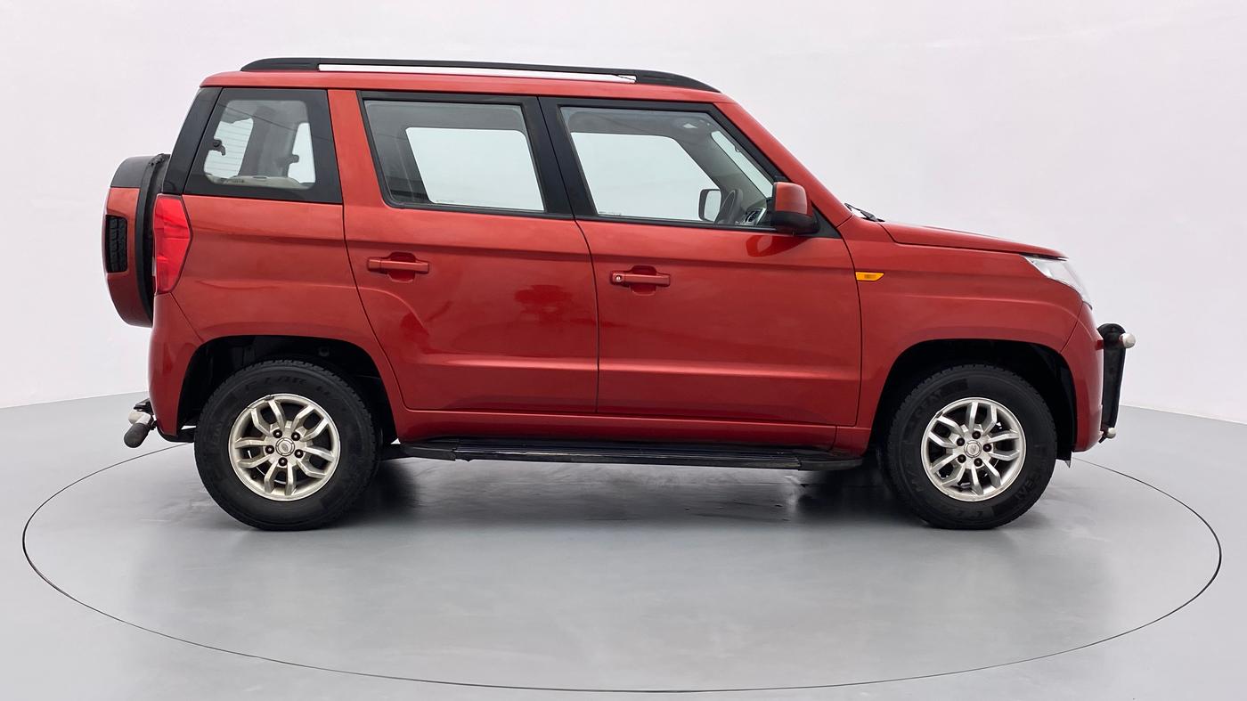 2016 Mahindra TUV300 T8, Diesel, Manual, 29,818 km, Right Side View