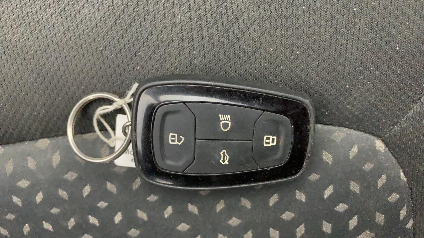 2019 Tata NEXON XZ PLUS PETROL, Petrol, Manual, 73,781 km, Key Close Up