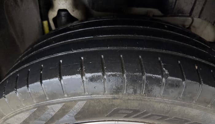 2023 Mahindra XUV300 W6 1.5 Diesel, Diesel, Manual, 44,358 km, Left Rear Tyre Tread
