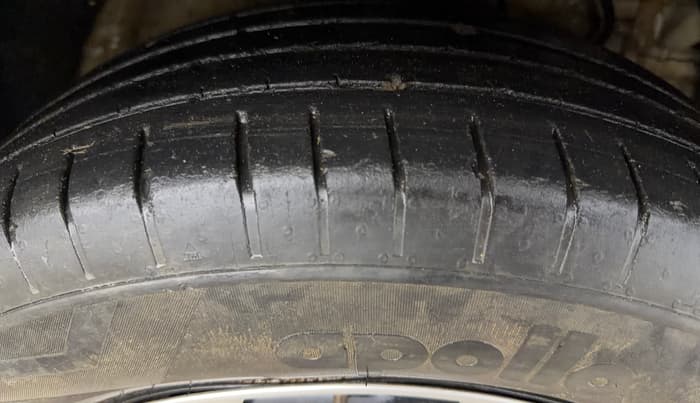 2023 Mahindra XUV300 W6 1.5 Diesel, Diesel, Manual, 44,358 km, Right Front Tyre Tread