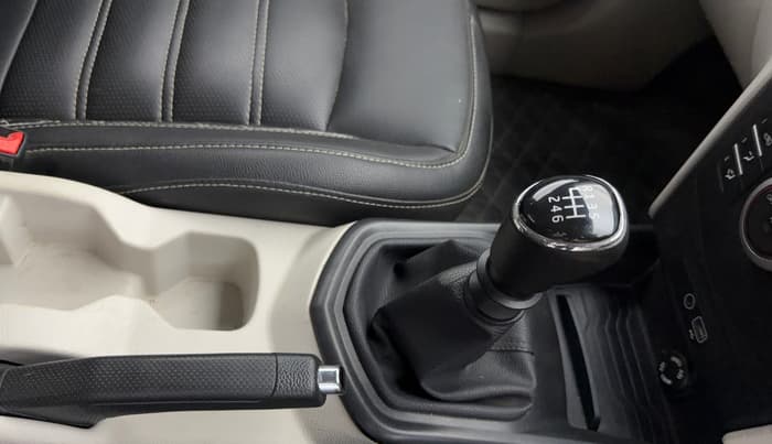 2023 Mahindra XUV300 W6 1.5 Diesel, Diesel, Manual, 44,358 km, Gear Lever
