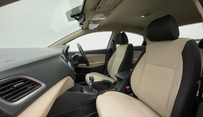 2018 Hyundai Verna 1.6 VTVT SX, Petrol, Manual, 40,770 km, Right Side Front Door Cabin
